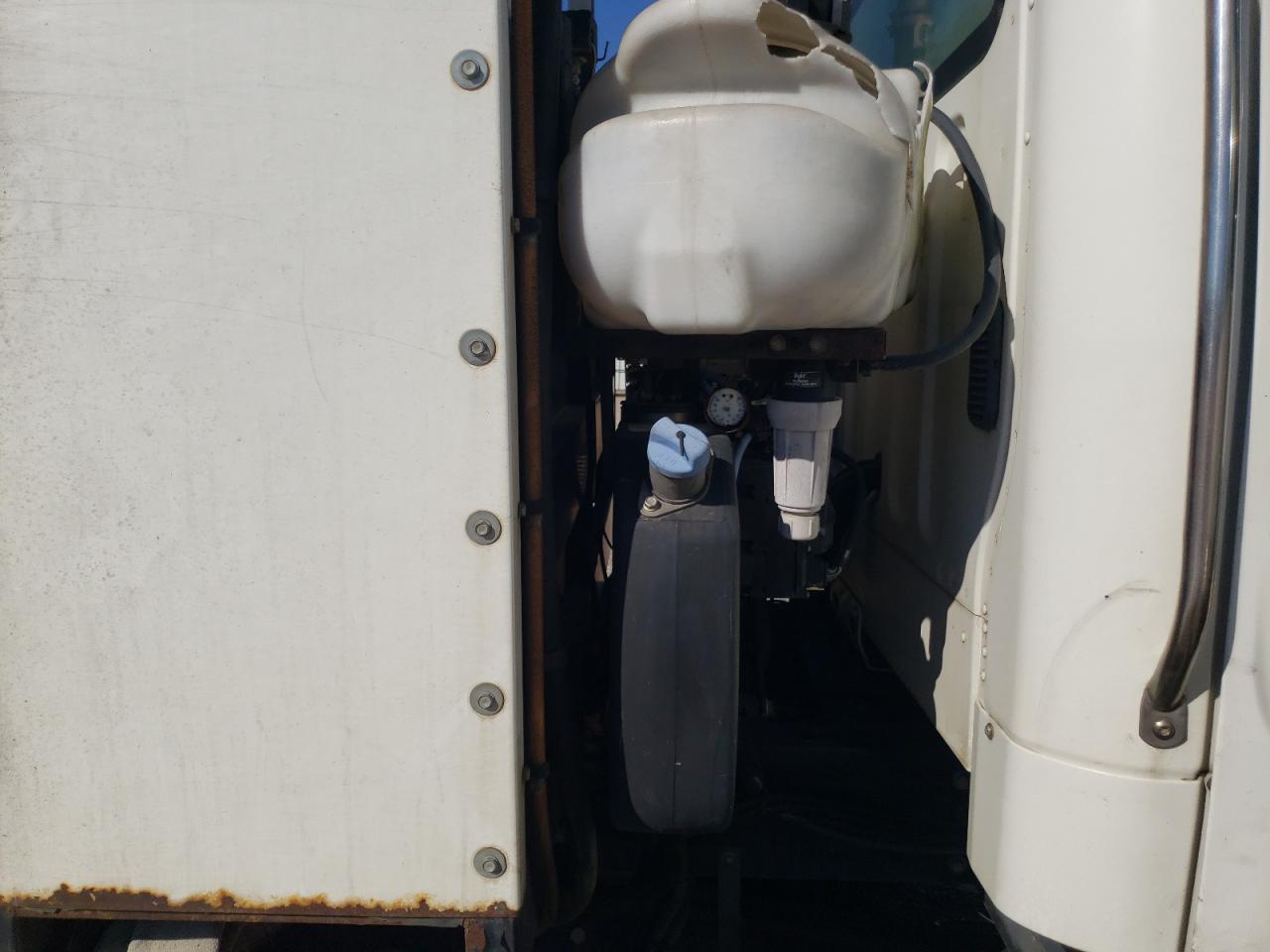 Lot #3297111507 2014 FREIGHTLINER M2 106 MED