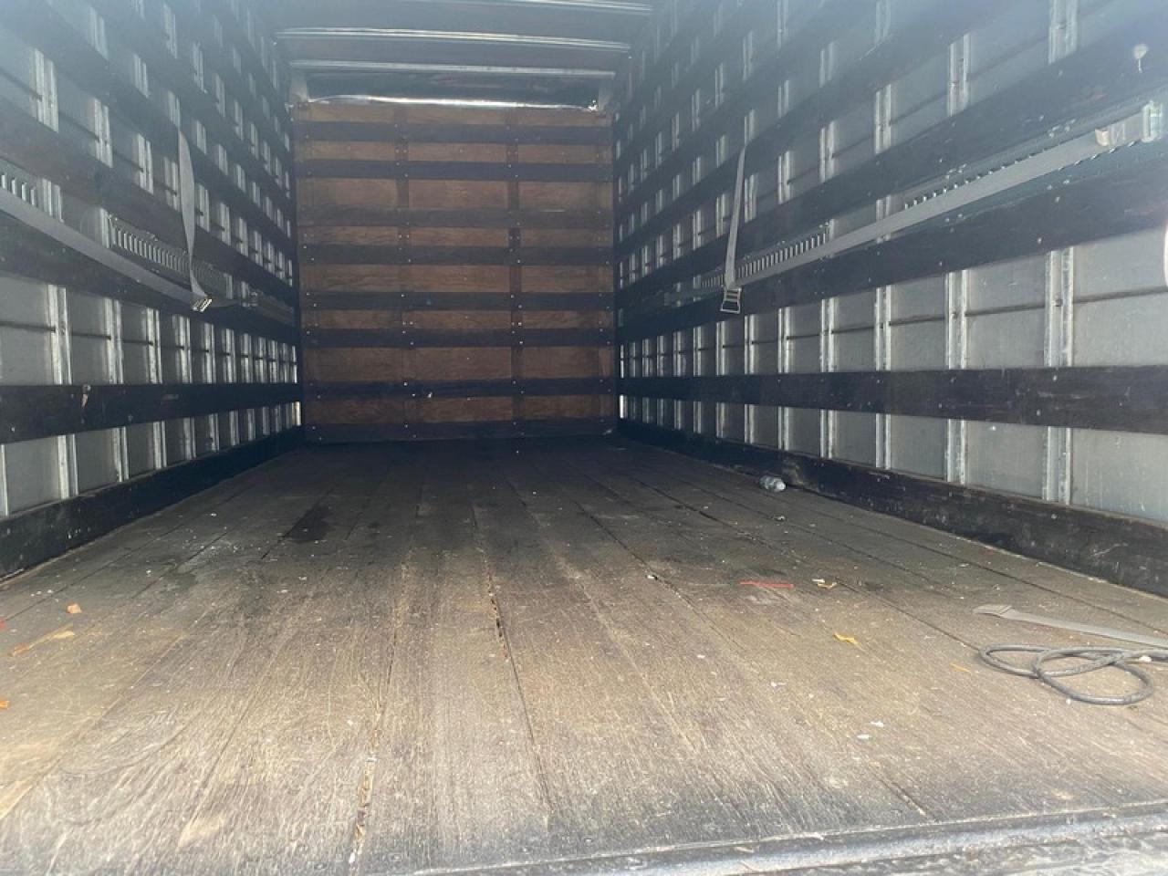 Lot #3287484010 1997 FREIGHTLINER MEDIUM CON