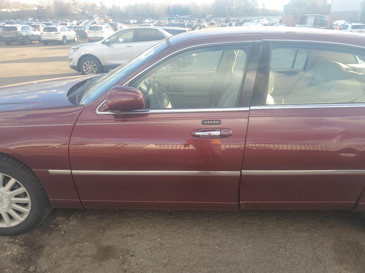 Lot #3296225422 2004 LINCOLN TOWN CAR E