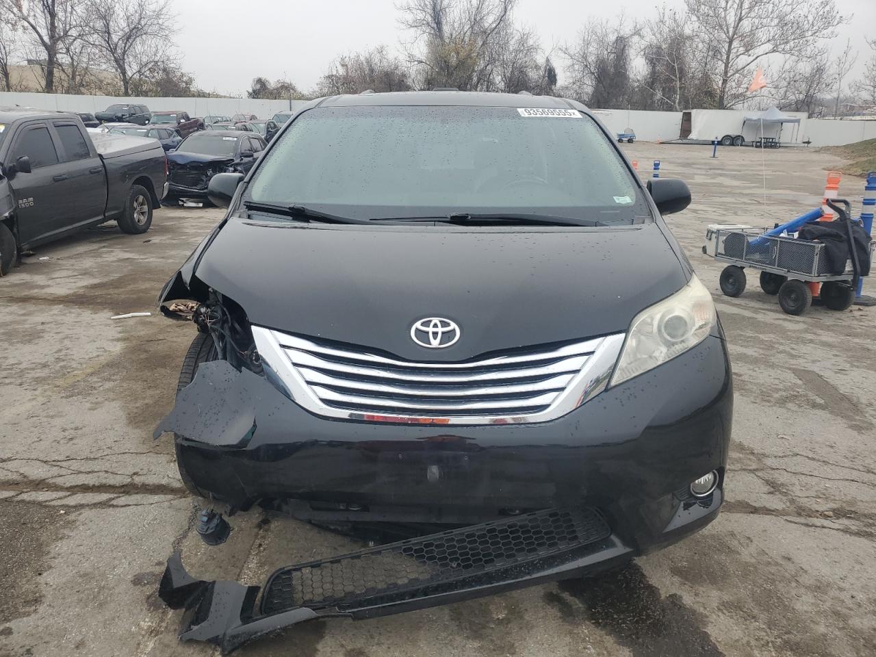TOYOTA SIENNA XLE