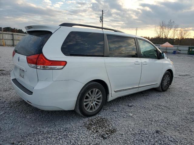 2013 TOYOTA SIENNA XLE #3302869928