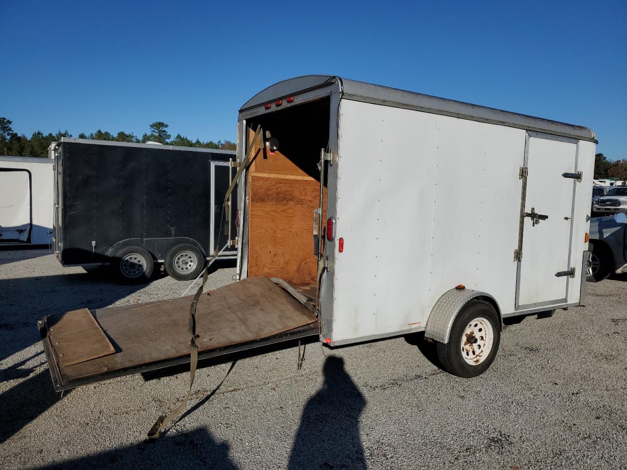 Lot #3311572239 2010 CARRYON ENCLOSED C