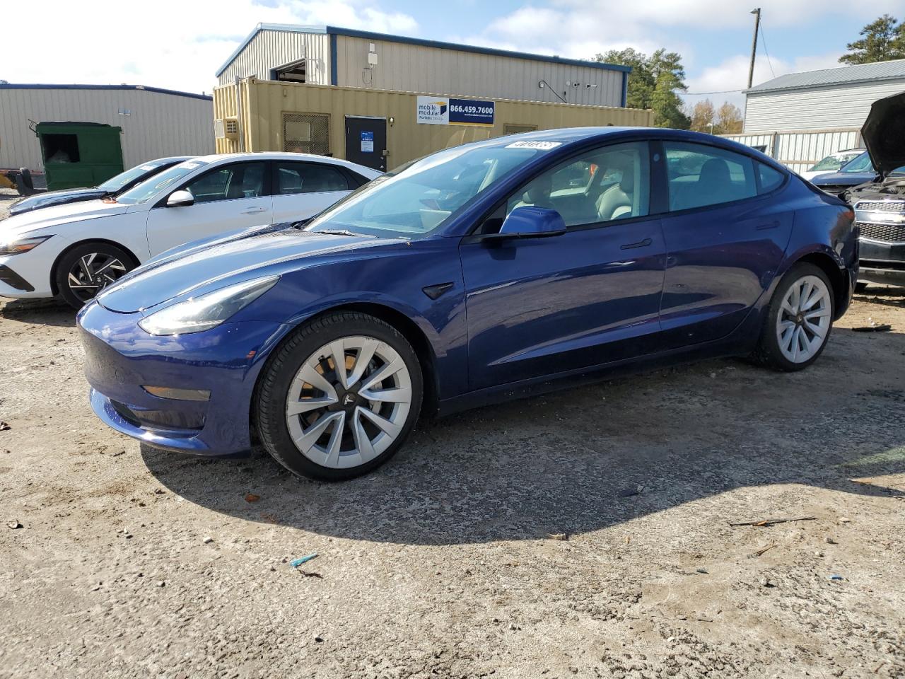 TESLA MODEL 3