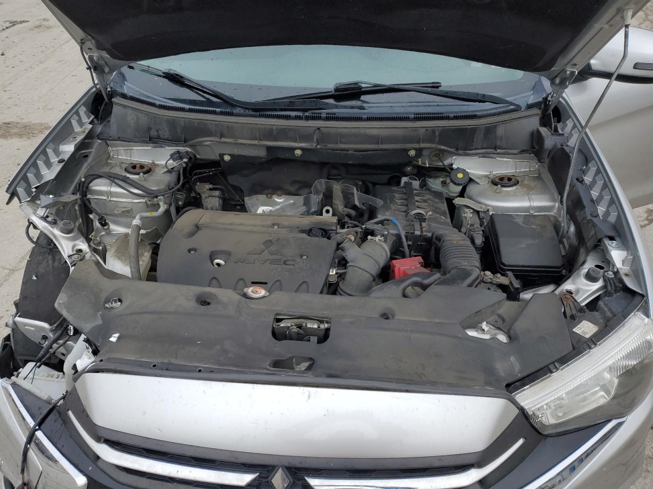 MITSUBISHI OUTLANDER ES