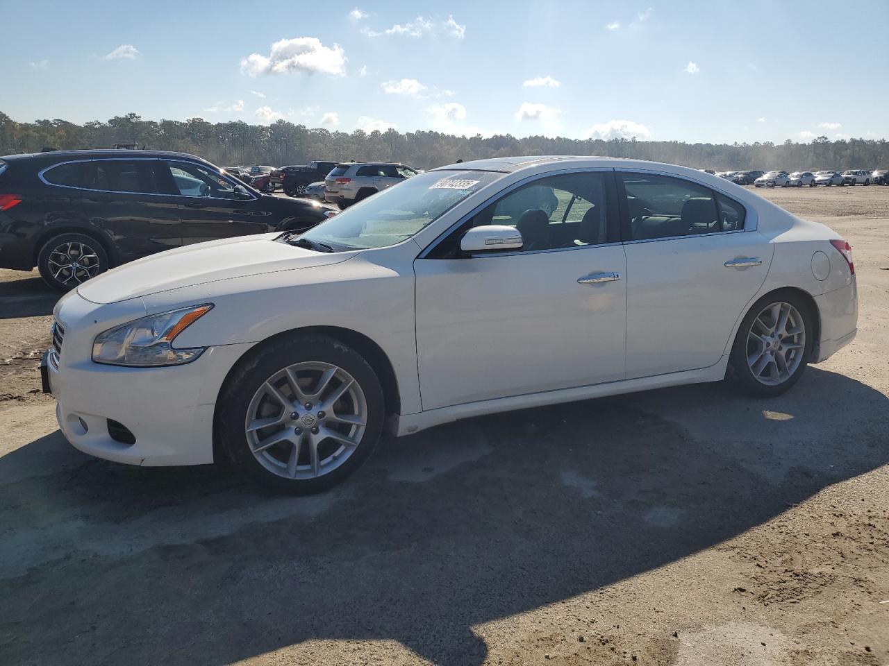 NISSAN MAXIMA S