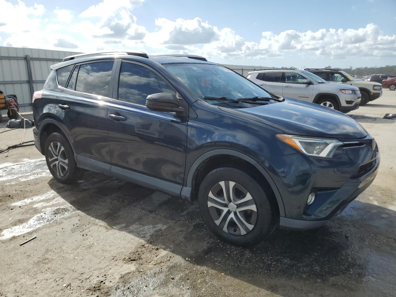 TOYOTA RAV4 LE