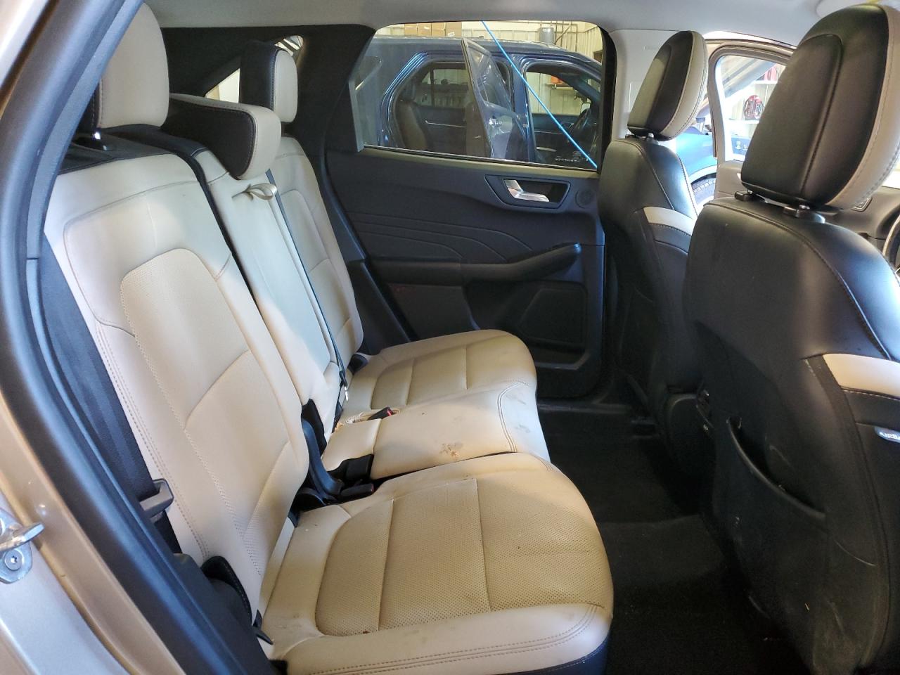 FORD ESCAPE TITANIUM