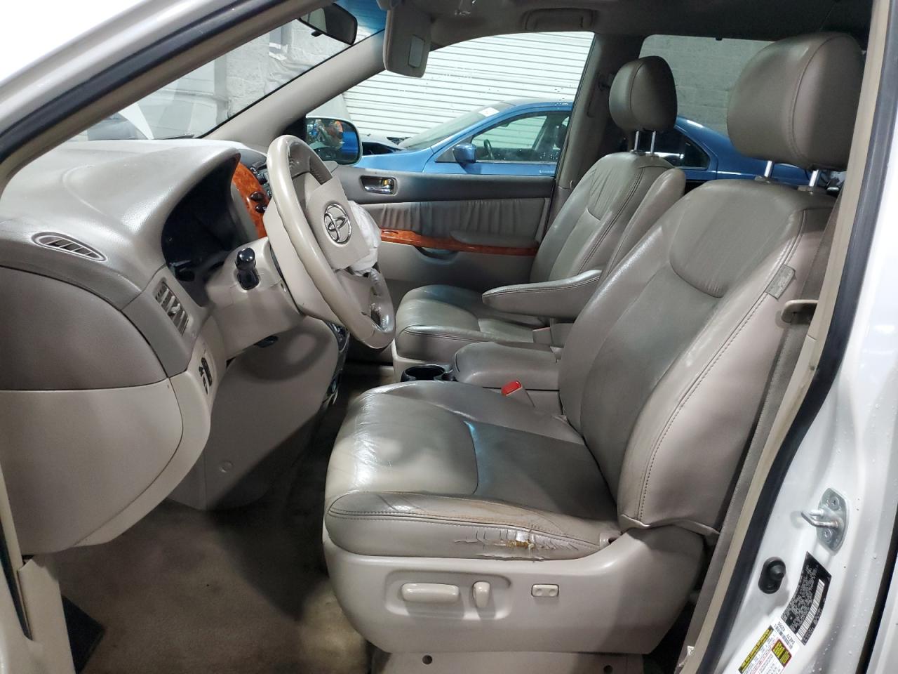 Lot #3296275462 2007 TOYOTA SIENNA XLE