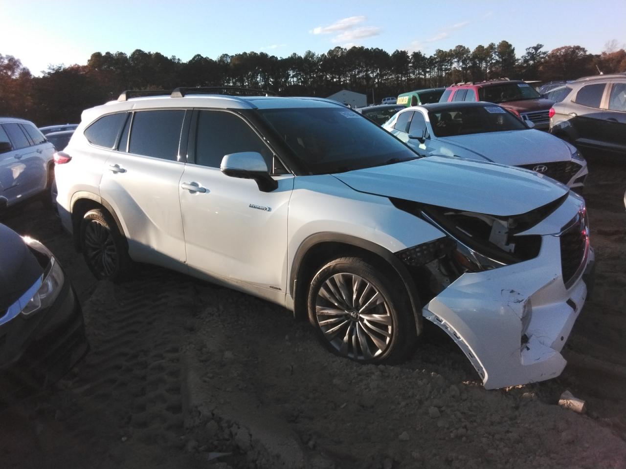 TOYOTA HIGHLANDER HYBRID PLATINUM