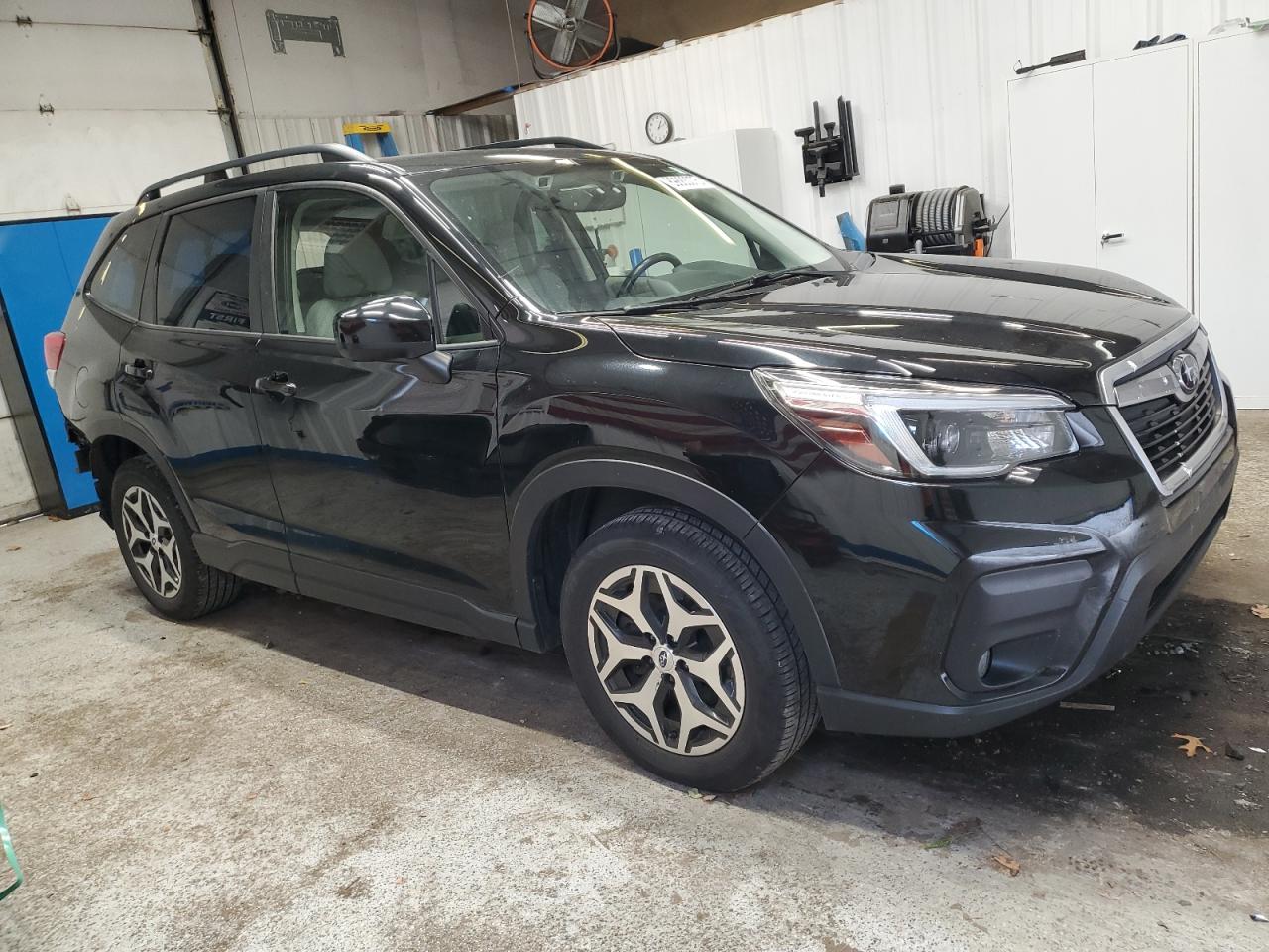 SUBARU FORESTER PREMIUM