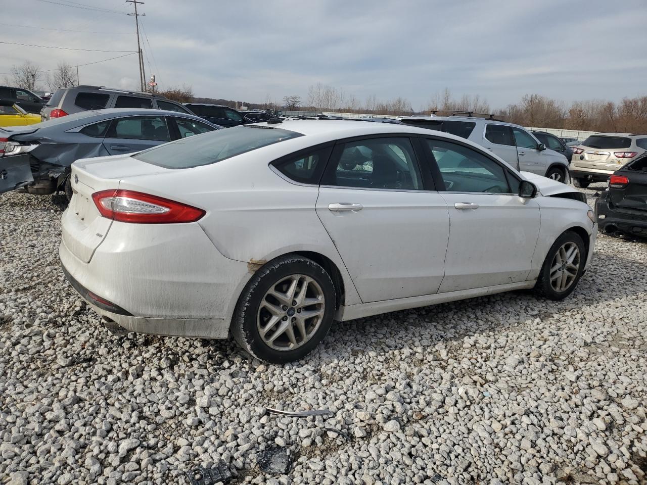 FORD FUSION SE