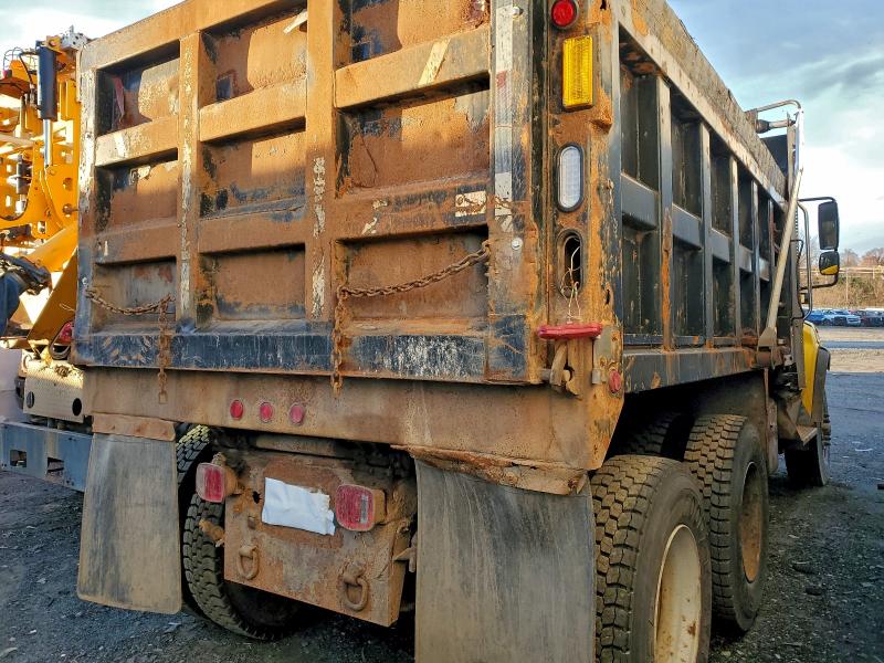 2011 FREIGHTLINER M2 #3304630979