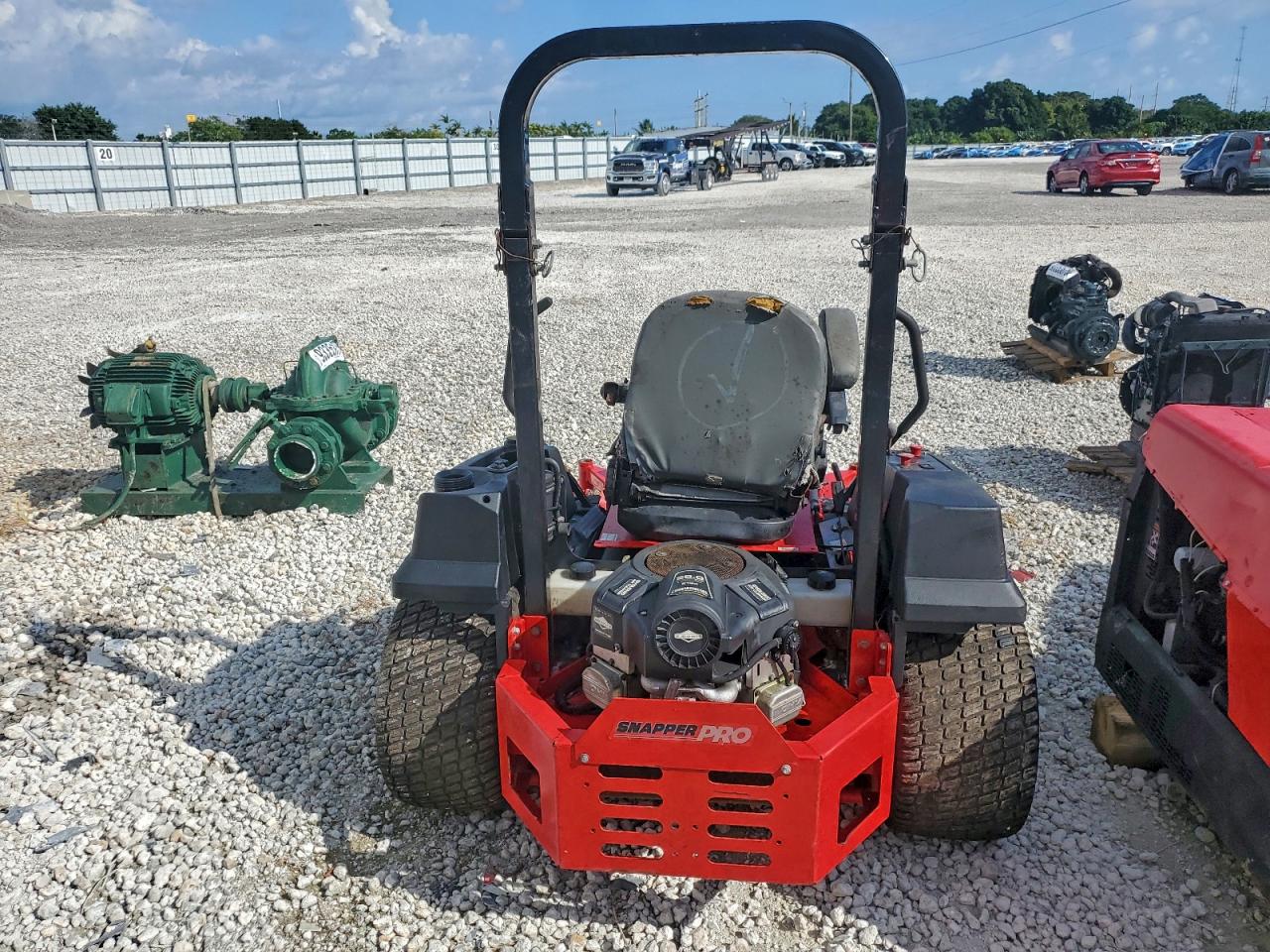 Lot #3302878917 2015 SNAP LAWNMOWER