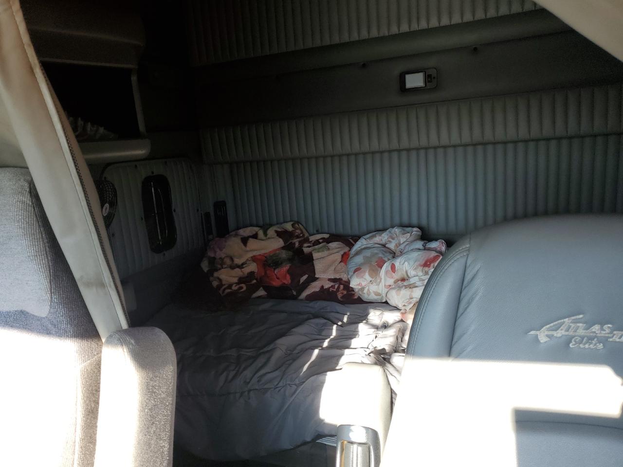 Lot #3291200020 2013 KENWORTH CONSTRUCTI