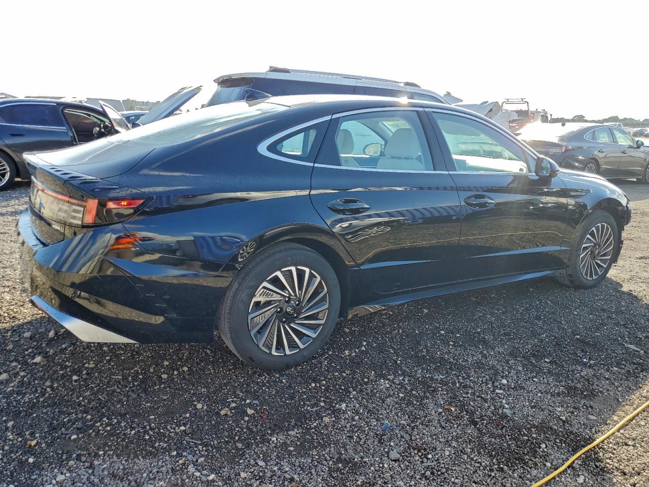 HYUNDAI SONATA HYBRID