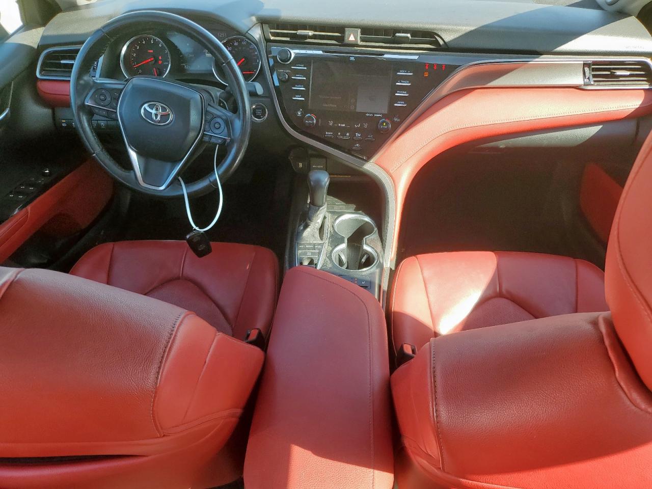 TOYOTA CAMRY XSE