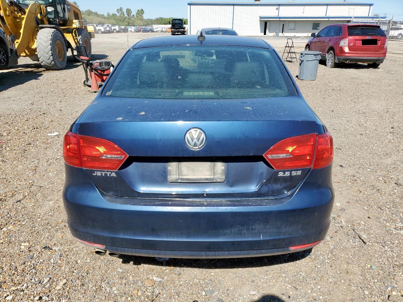 VOLKSWAGEN JETTA SE