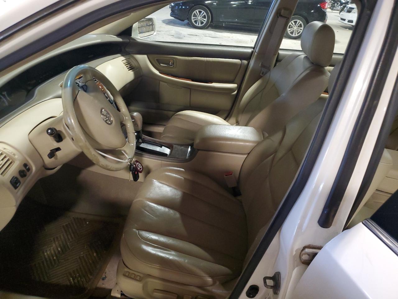 Lot #3298124173 2002 TOYOTA AVALON XL