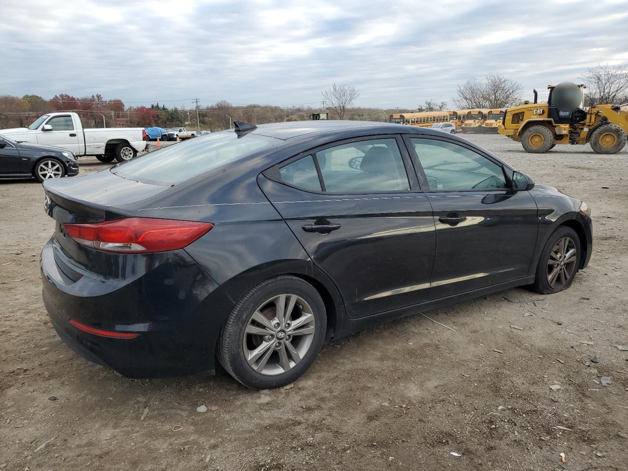 Lot #3302758347 2017 HYUNDAI ELANTRA SE