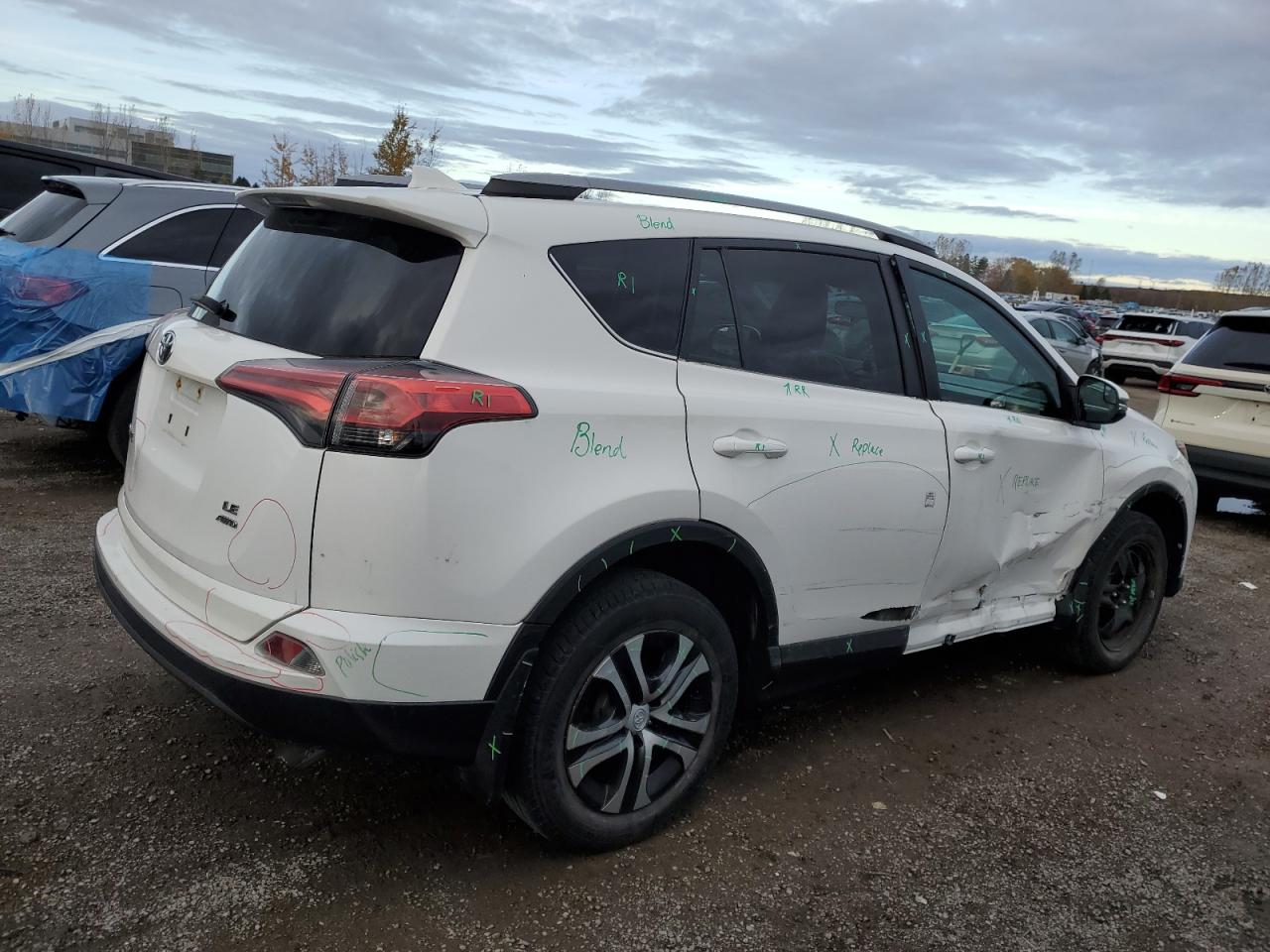 TOYOTA RAV4 LE