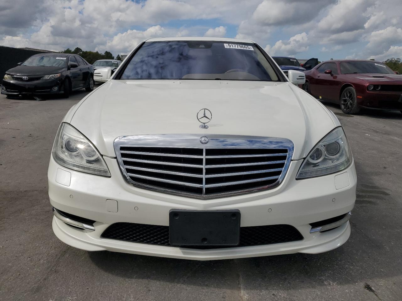 MERCEDES-BENZ S-CLASS 550