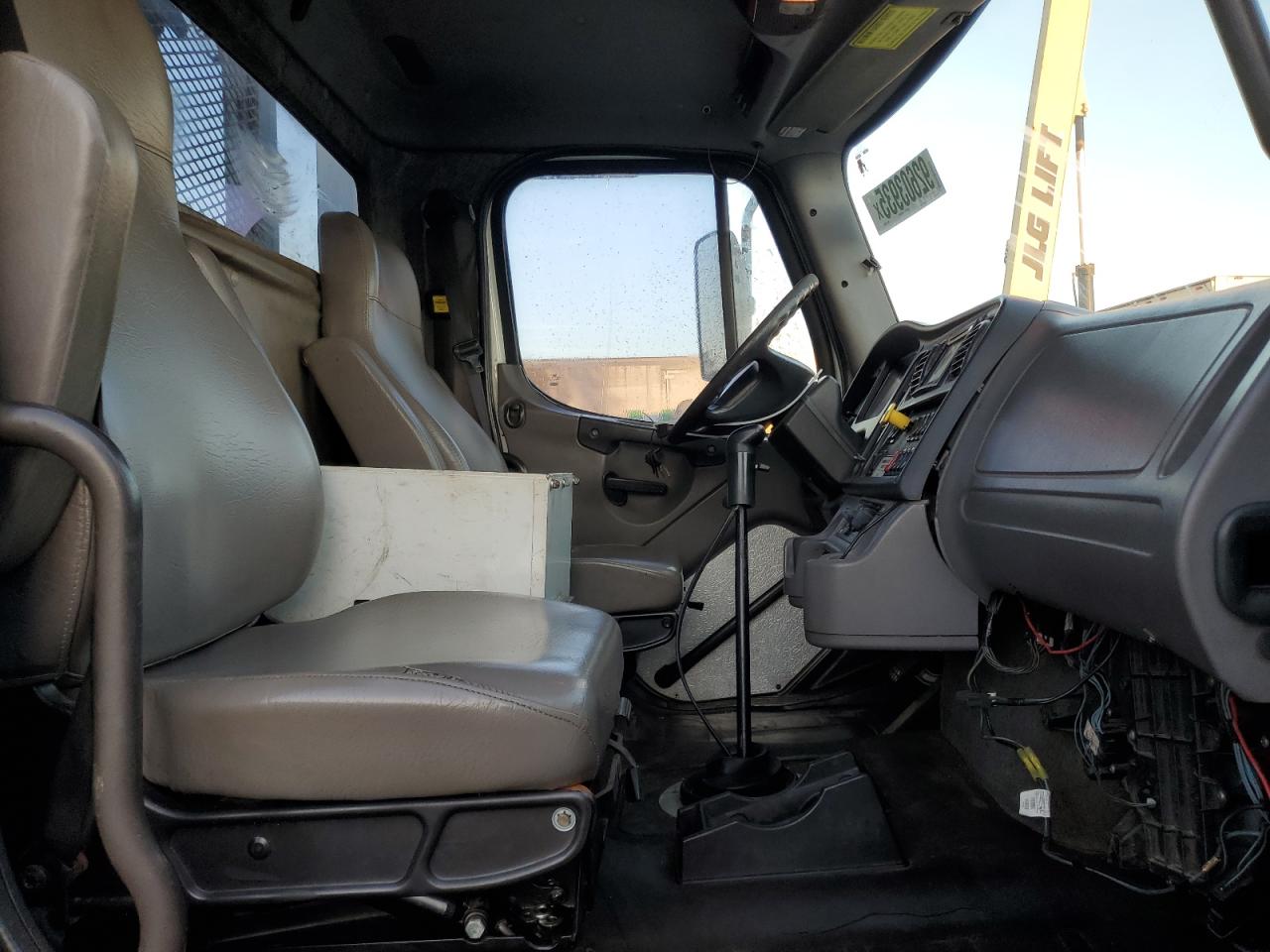 Lot #3292396269 2011 FREIGHTLINER M2 106 HEA