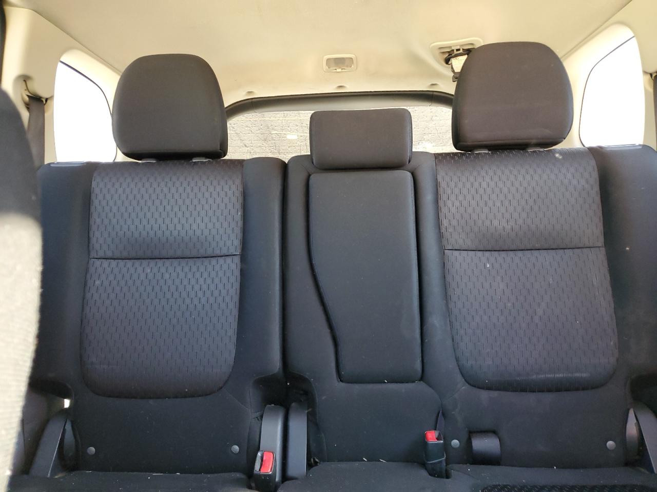 MITSUBISHI OUTLANDER SE