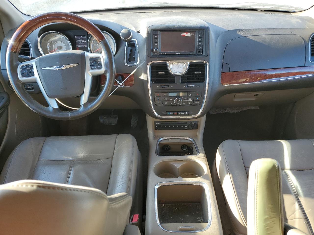 CHRYSLER TOWN & COUNTRY LIMITED