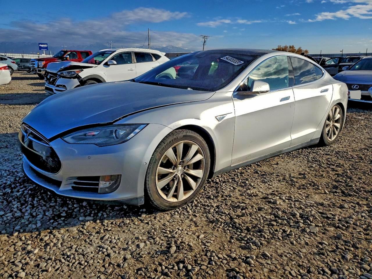 TESLA MODEL S 85D