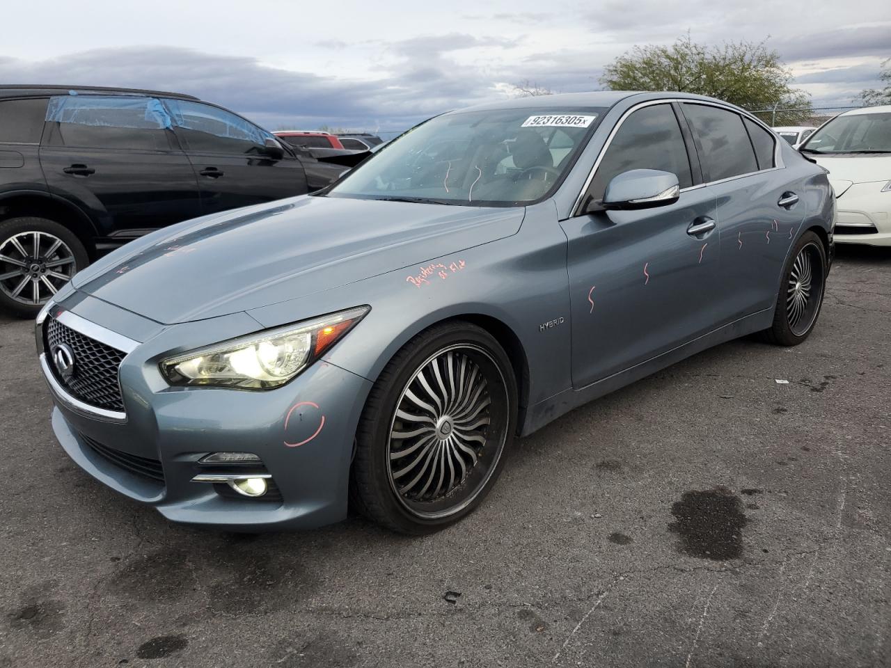 INFINITI Q50 HYBRID PREMIUM