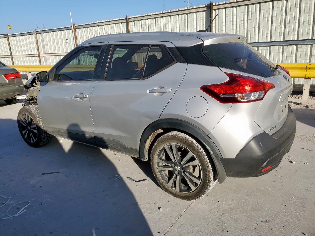 NISSAN KICKS S