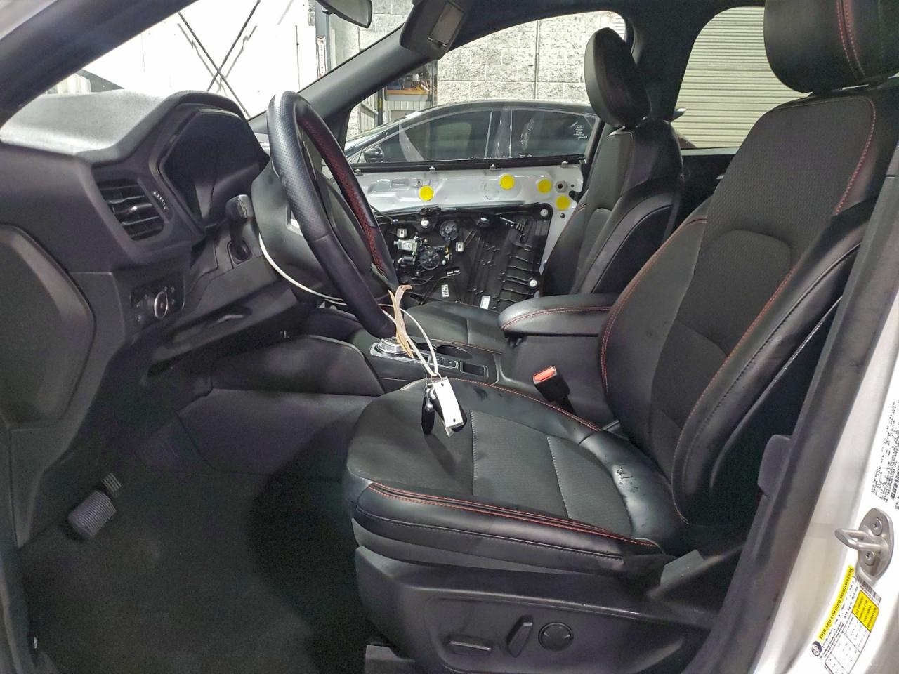 FORD ESCAPE ST LINE SELECT