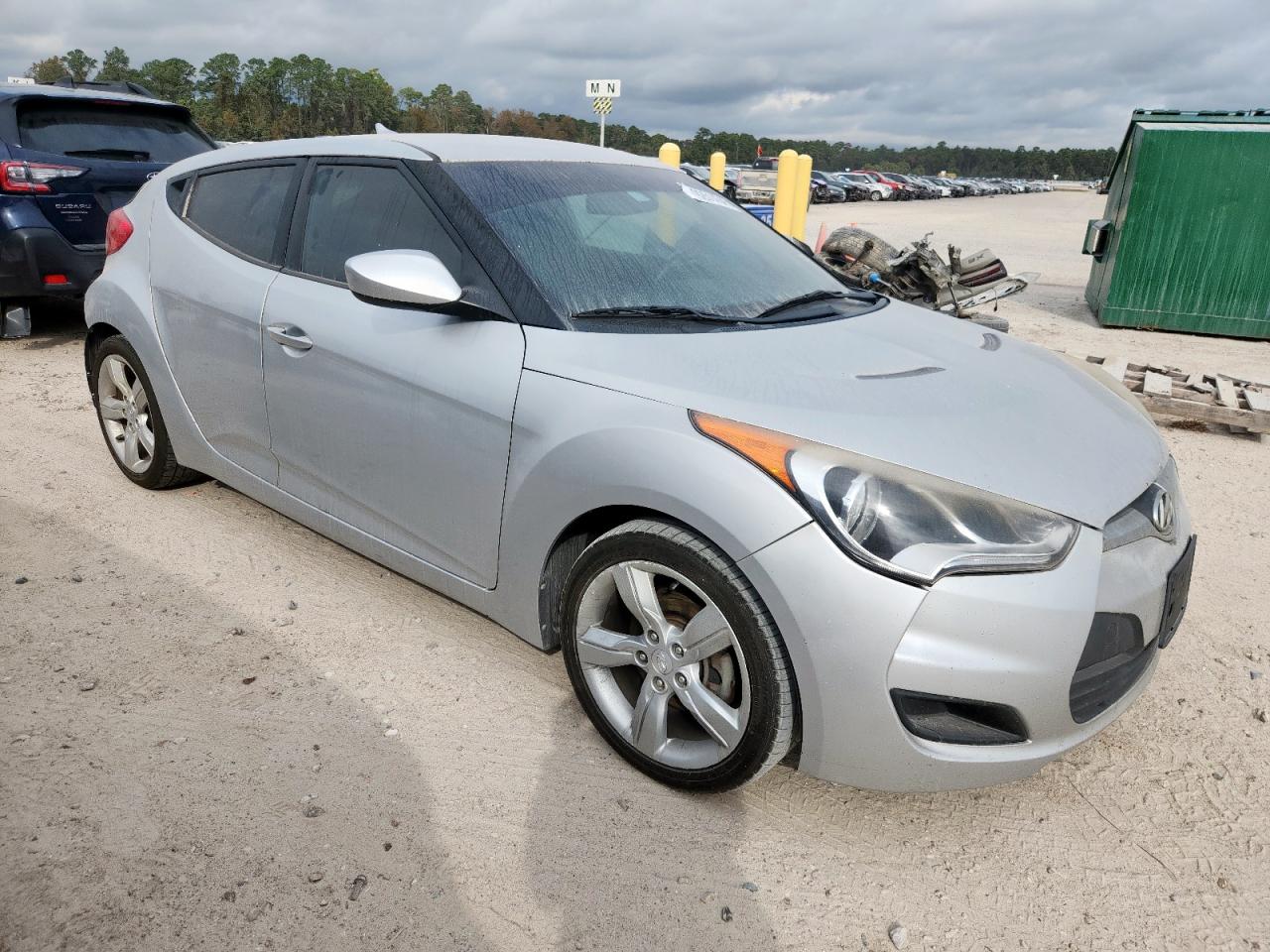 HYUNDAI VELOSTER B