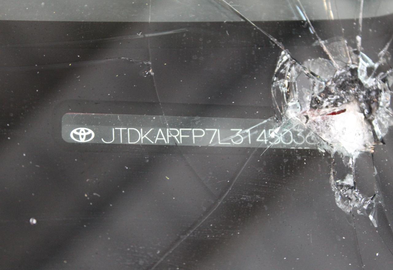 TOYOTA PRIUS PRIME LE