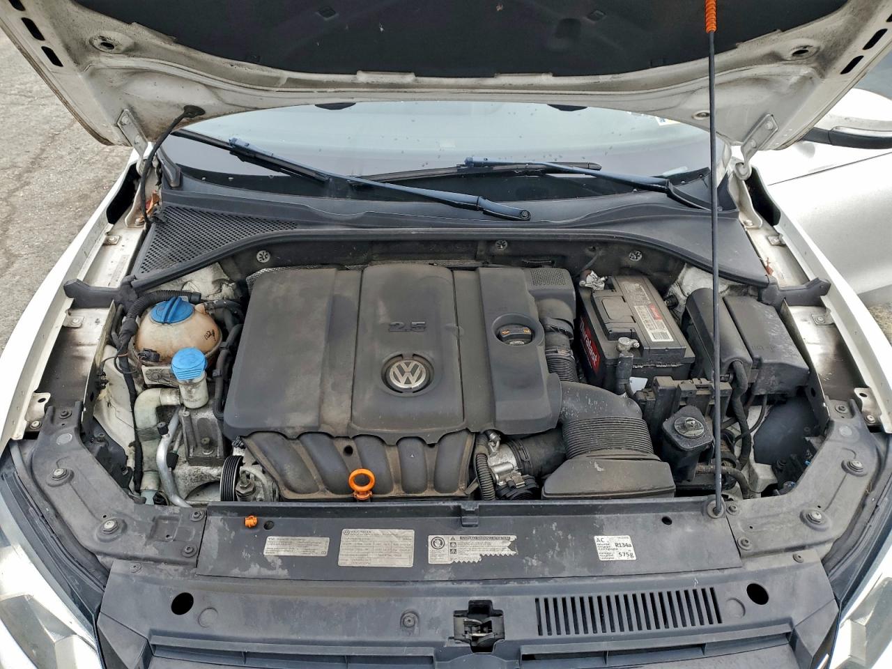 VOLKSWAGEN PASSAT SE