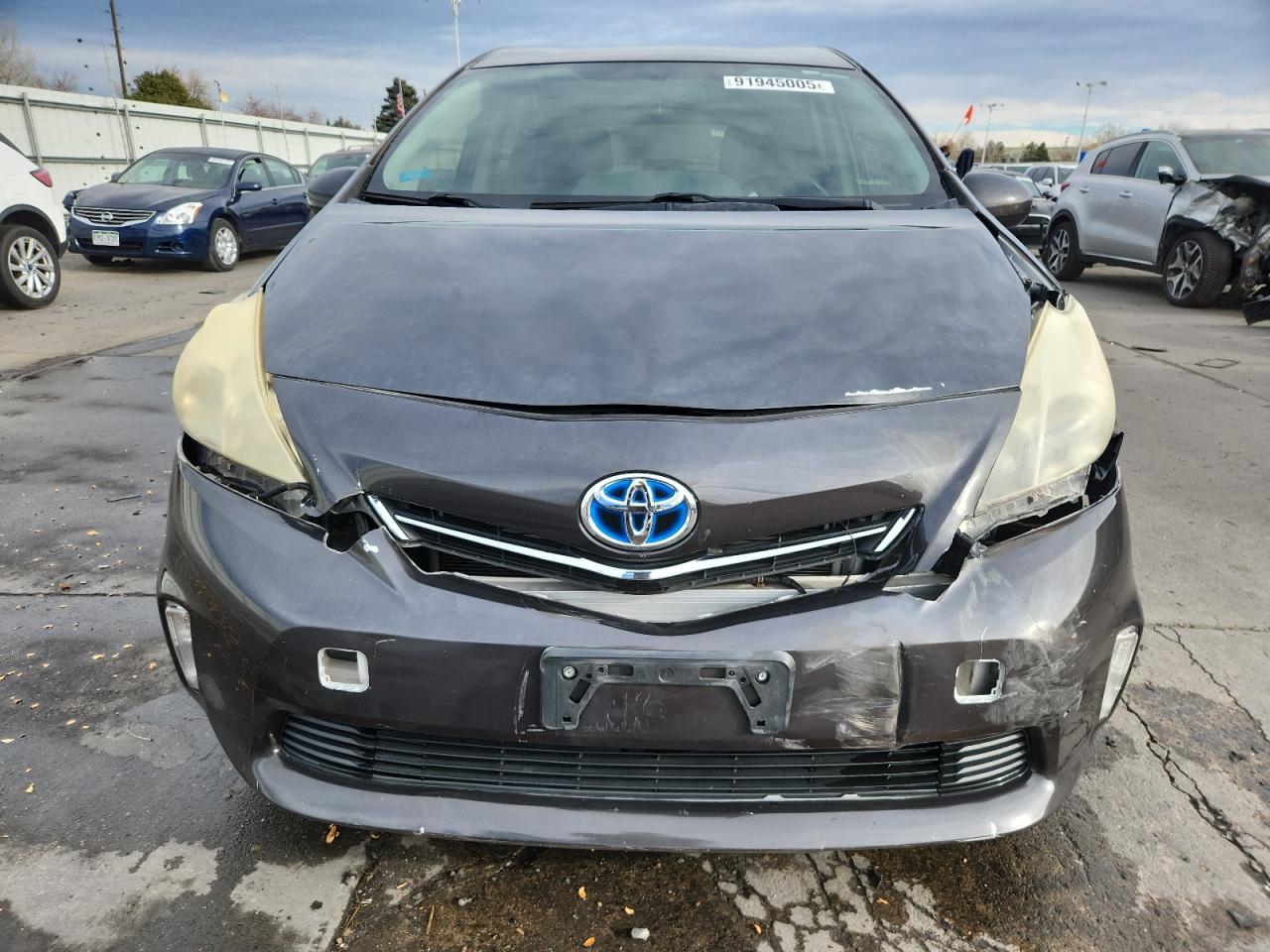 TOYOTA PRIUS V