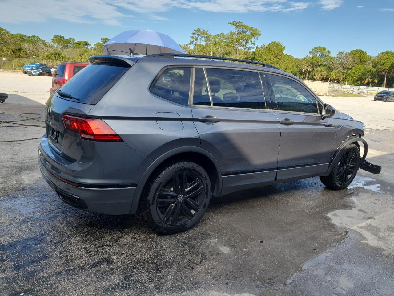 VOLKSWAGEN TIGUAN SE R-LINE BLACK