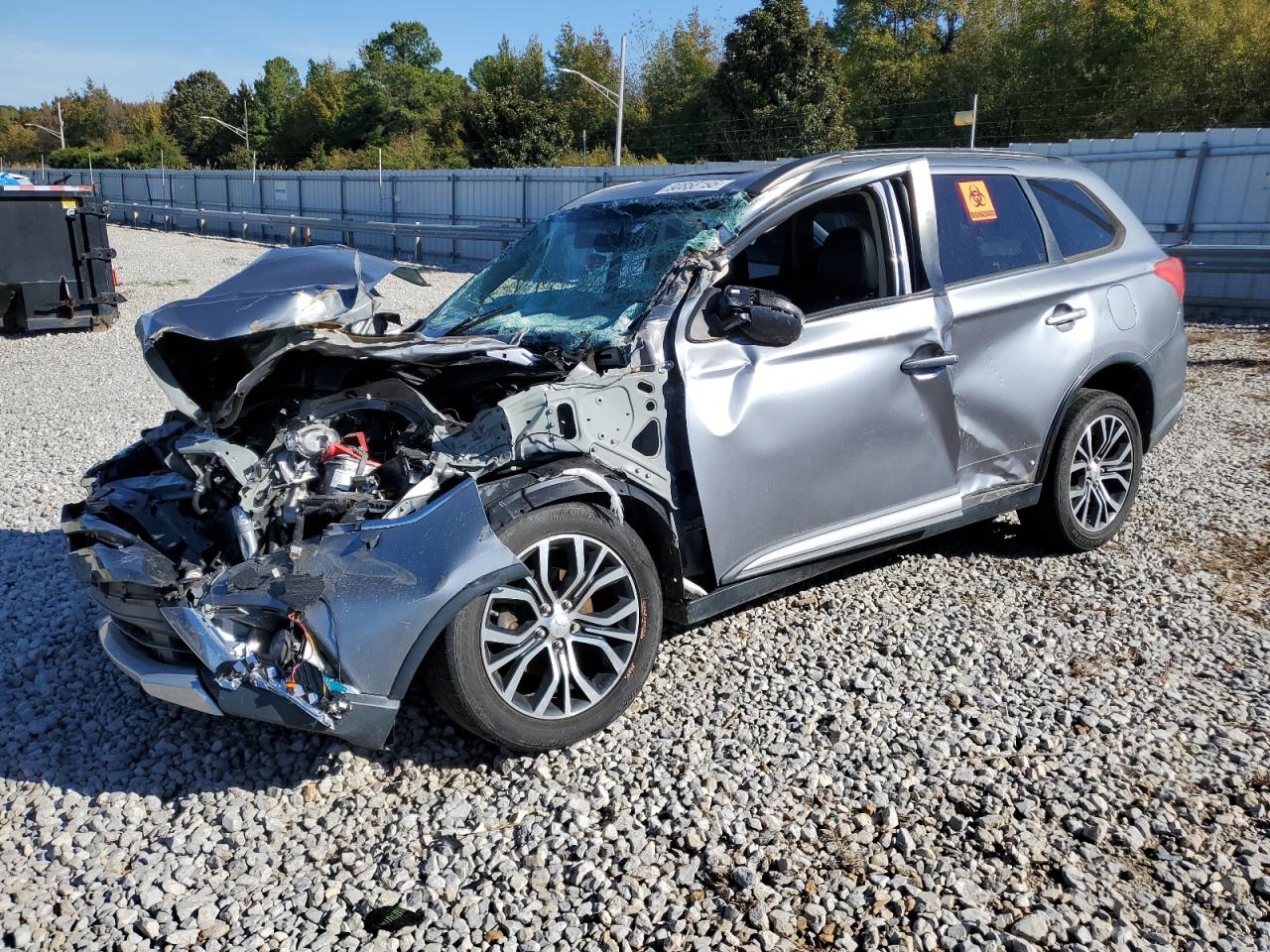 MITSUBISHI OUTLANDER SE