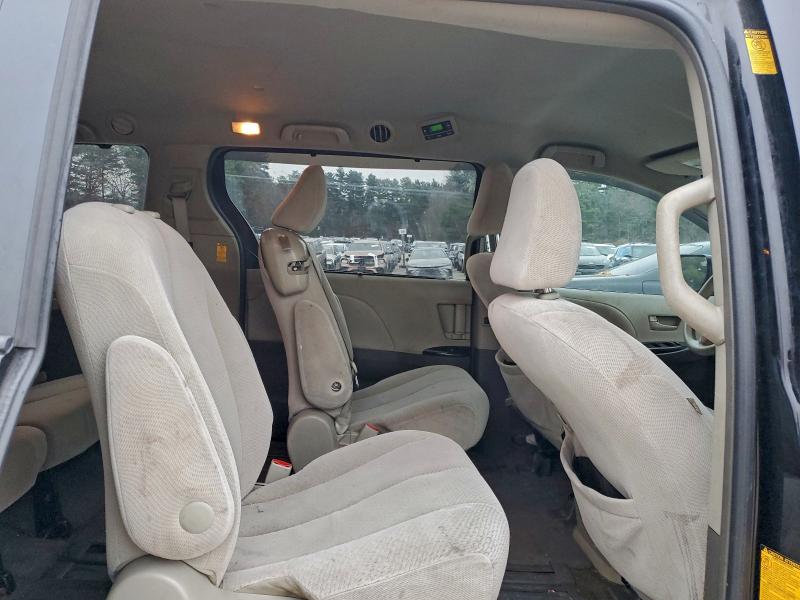 2014 TOYOTA SIENNA LE #3303726429