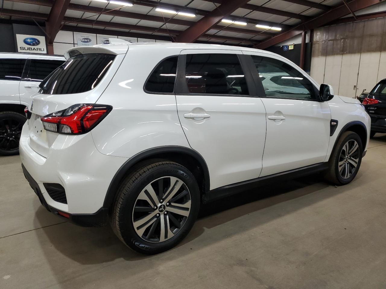 MITSUBISHI OUTLANDER ES