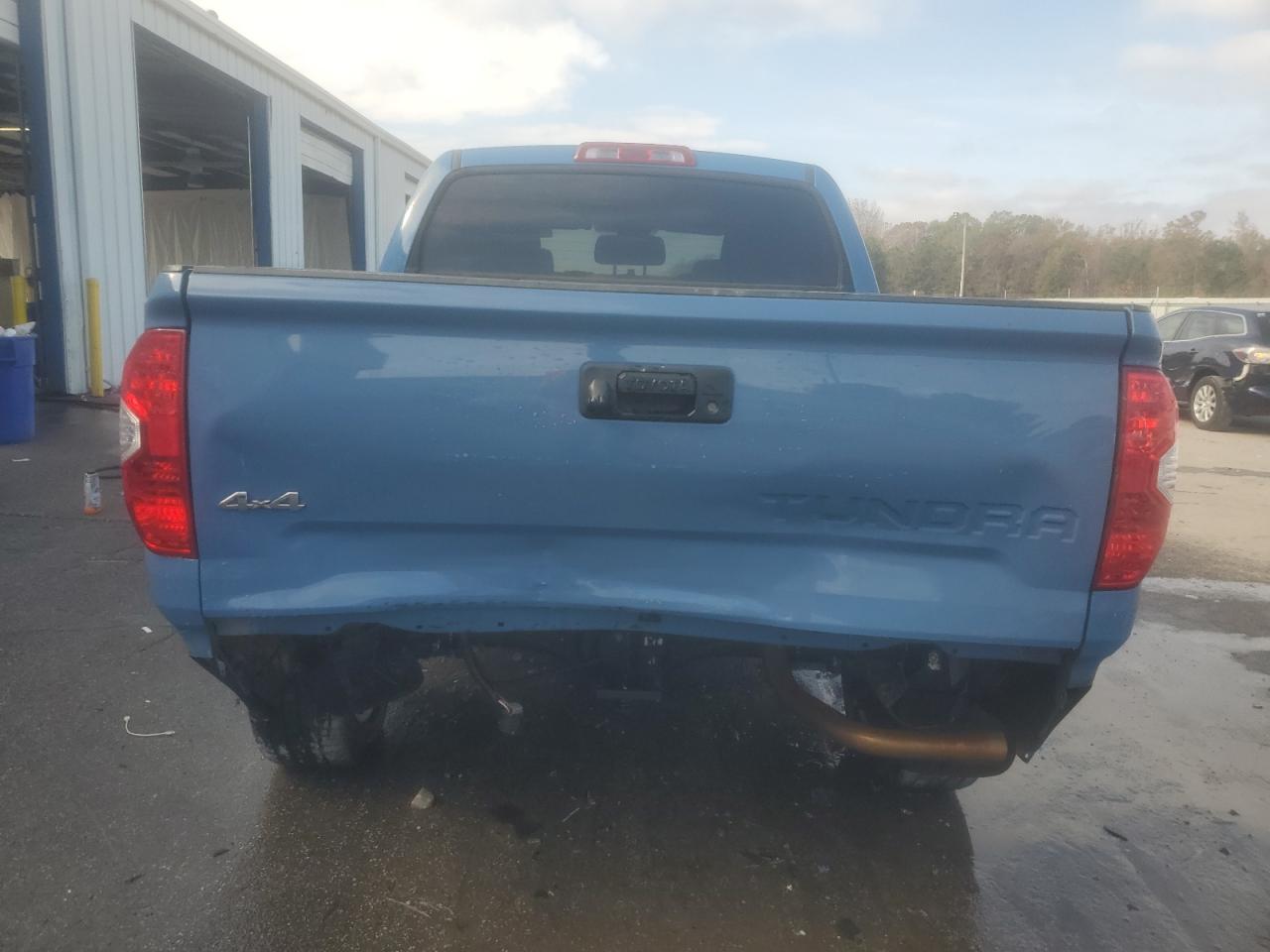 TOYOTA TUNDRA CREWMAX LIMITED