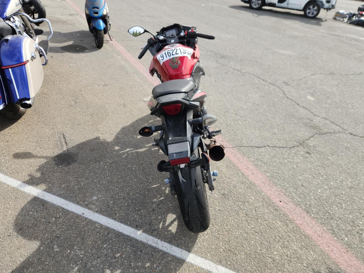 Lot #3312810098 2019 SUZUKI GSX250R M