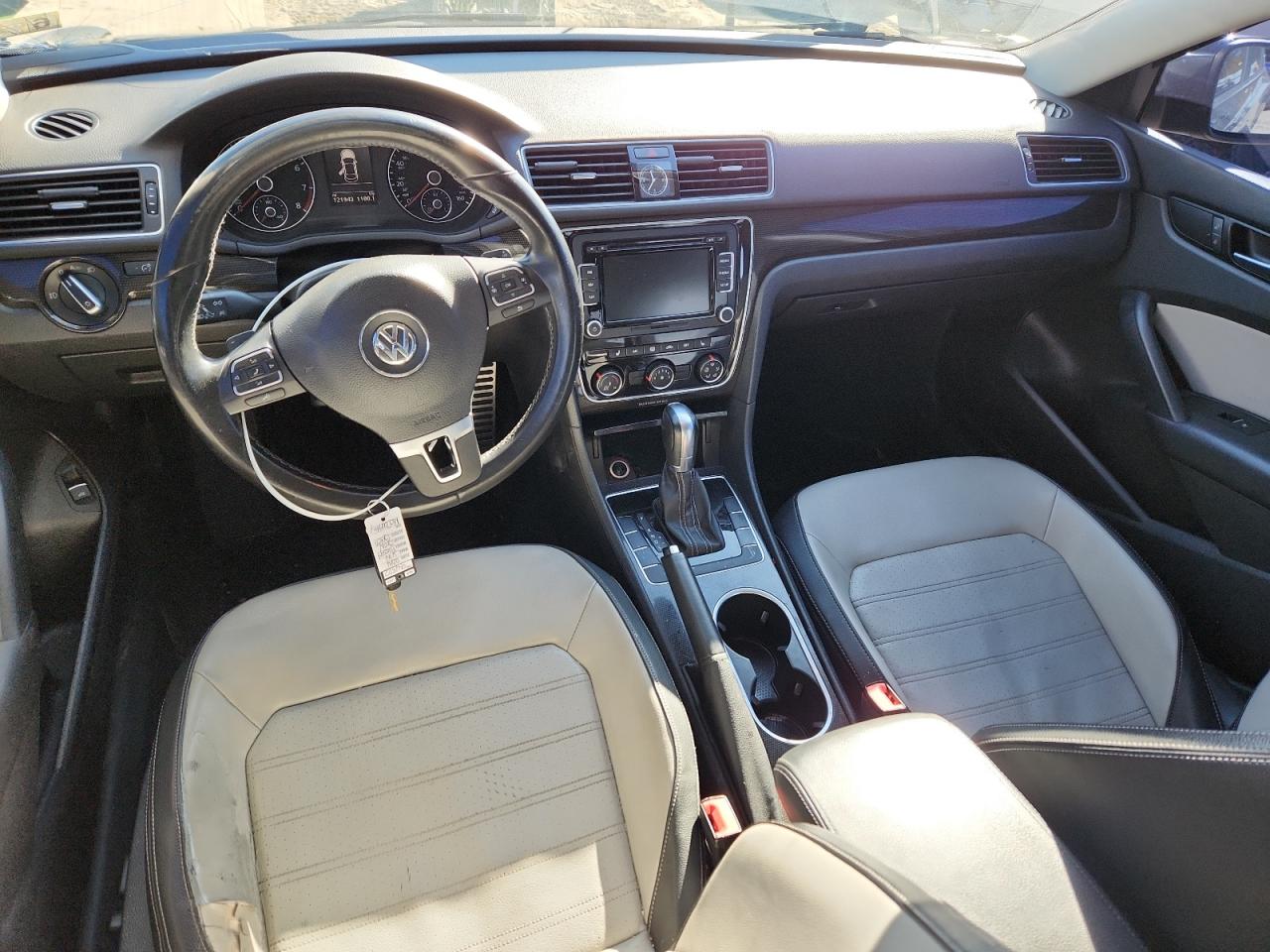 VOLKSWAGEN PASSAT SE