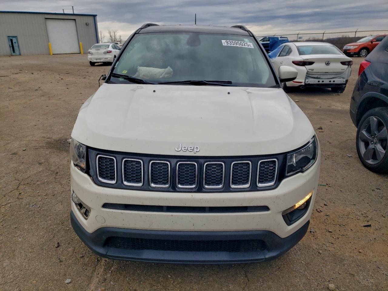 Lot #3301792329 2018 JEEP COMPASS LA