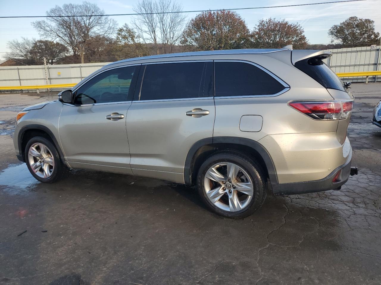 TOYOTA HIGHLANDER LIMITED