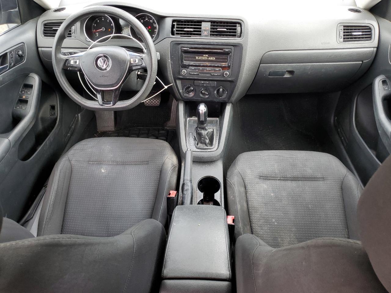 VOLKSWAGEN JETTA BASE