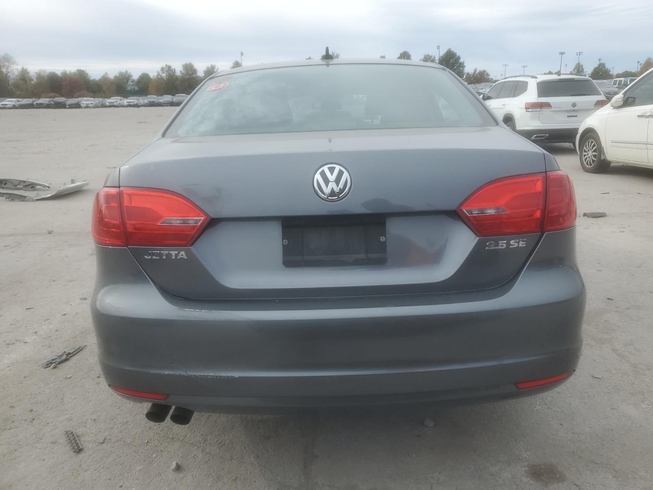 VOLKSWAGEN JETTA SE