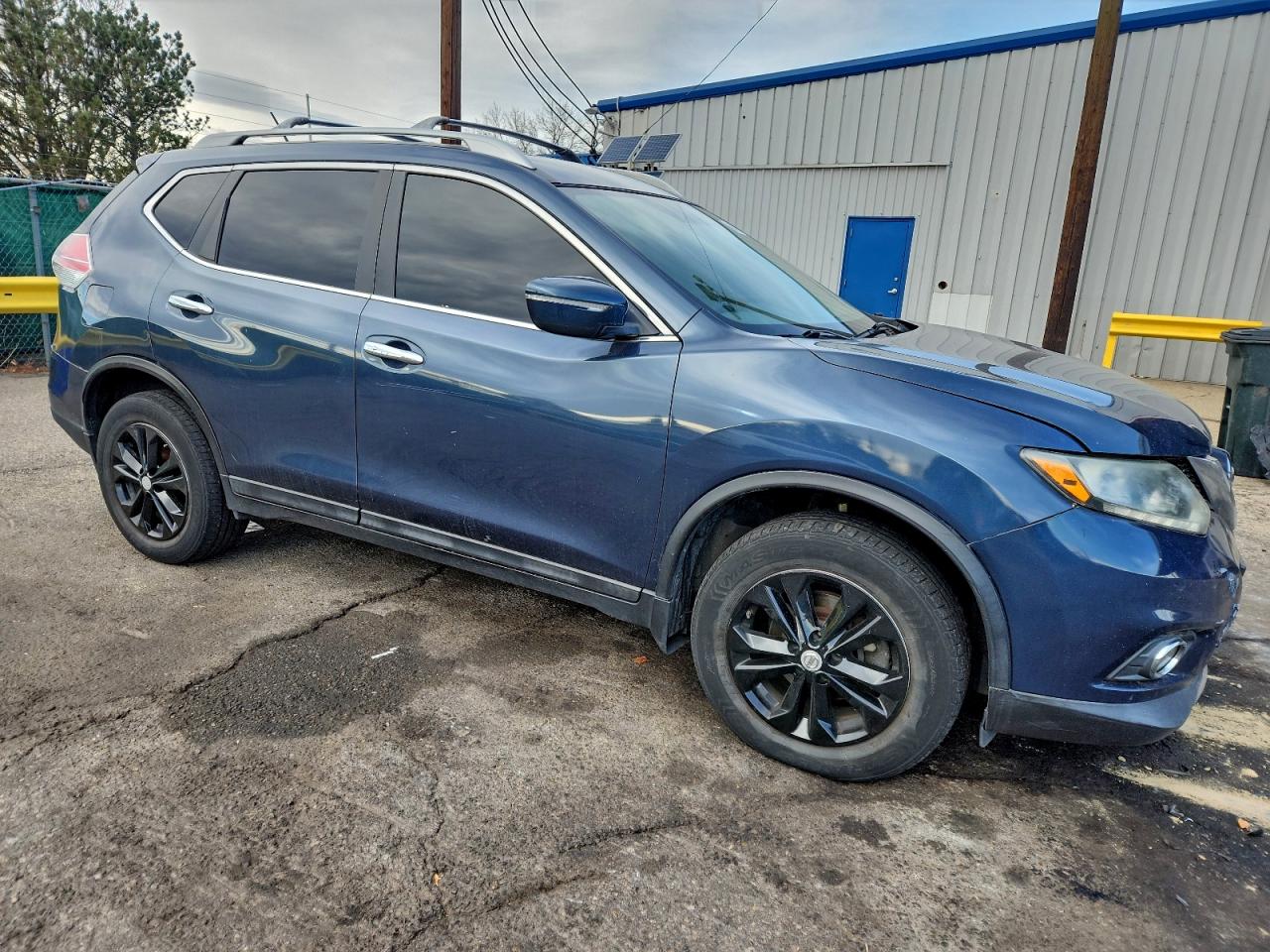 Lot #3301811329 2015 NISSAN ROGUE S