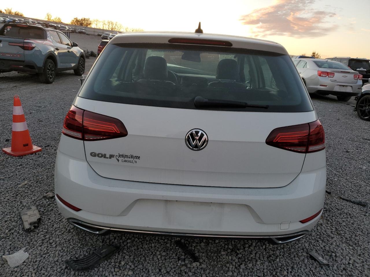 VOLKSWAGEN GOLF