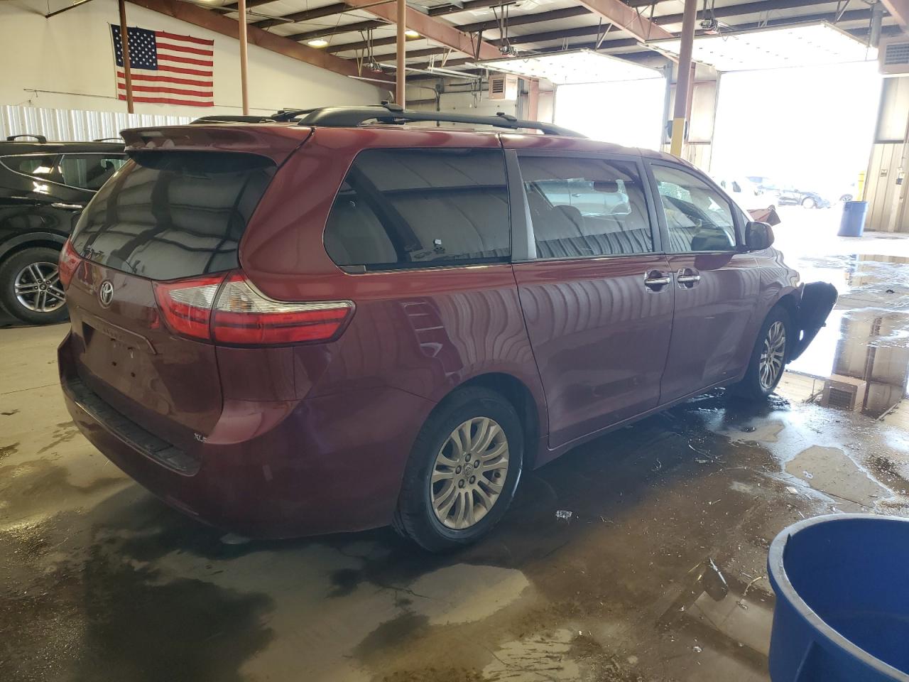 TOYOTA SIENNA XLE